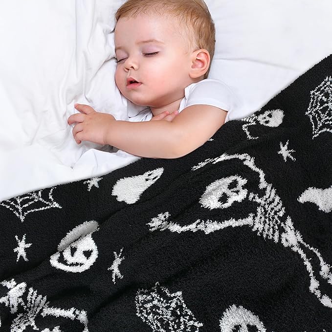 Halloween Skulls Blanket - Soft Cozy Throw with Spooky Ghosts, Pumpkins Patterns - Horror Decor for Couch, Bed or Haunted House - Scary Halloween Throw Blanket for Adults & Kids (30"x40")