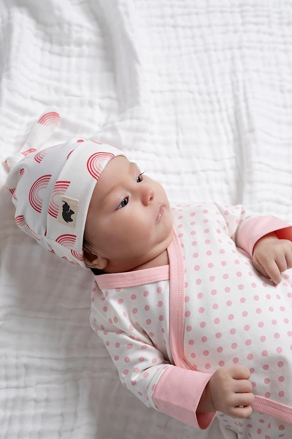 MONICA + ANDY Soft Start Box, Organic Cotton Baby Clothes Set, Super Soft 13-Piece Newborn & Infant Baby Gift Set