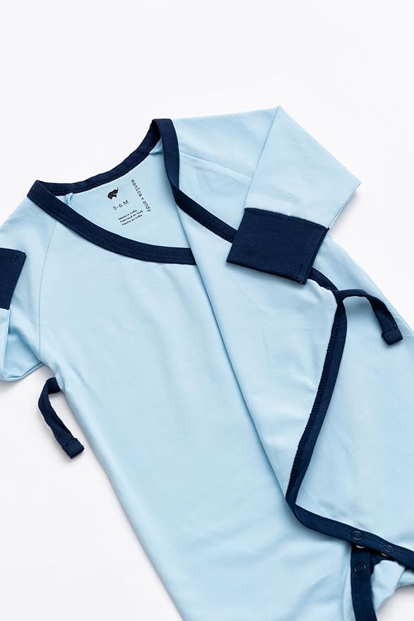 MONICA + ANDY Soft Start Box, Organic Cotton Baby Clothes Set, Super Soft 13-Piece Newborn & Infant Baby Gift Set