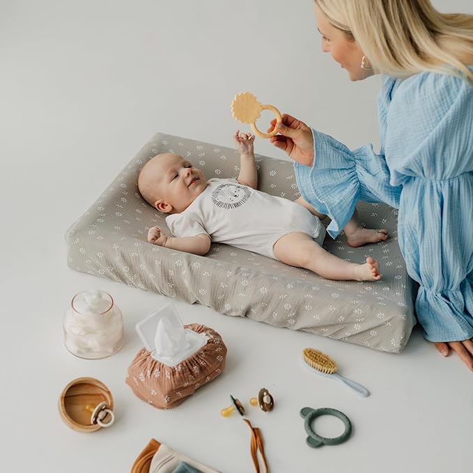 Baby Wipes Cover – Universal Size, One Size Fits All Wipes Packages | Muslin Cotton Tissue Cover for Nursery, Diaper Bag & Changing Table, Station | Gingham & Neutral Patterns (Cream Daisy)