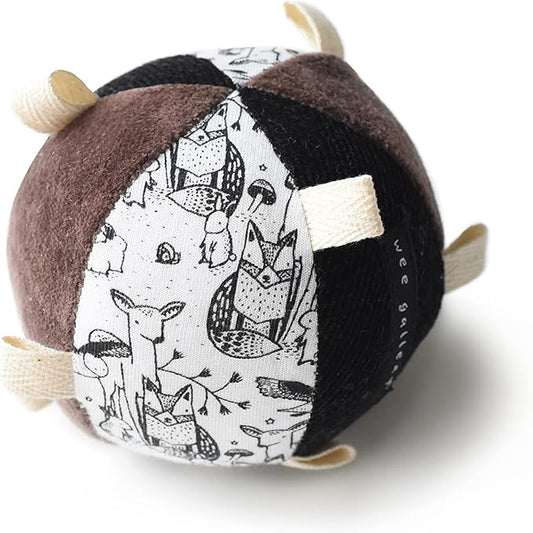 Wee Gallery Taggy Ball with Rattle, Soft Sensory Baby Toy, Sensory Ball with Organic Cotton Fabric, Little Tags & Gentle Rattle for Tummy Time, Grasping & Developmental Play, Woodland
