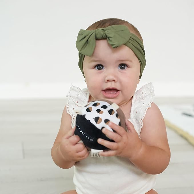 Wee Gallery Taggy Ball with Rattle, Soft Sensory Baby Toy, Sensory Ball with Organic Cotton Fabric, Little Tags & Gentle Rattle for Tummy Time, Grasping & Developmental Play, Acorns