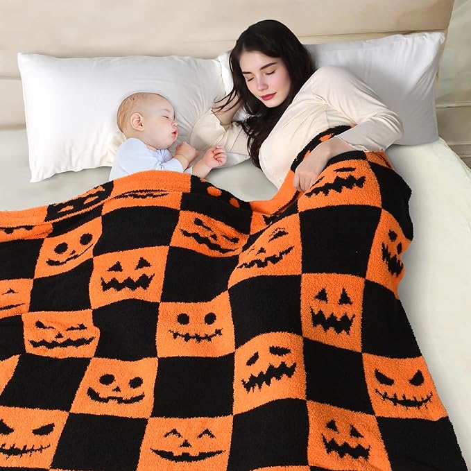 Halloween Pumpkin Throw Blanket - Checkerboard Pattern with Spooky Pumpkin Faces - Soft Flannel Cozy Blanket for Couch, Bed & Fall Decor - Horror Style Halloween Blanket (50"x60")
