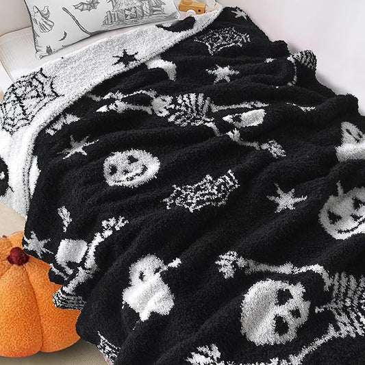 Halloween Skulls Blanket - Soft Cozy Throw with Spooky Ghosts, Pumpkins Patterns - Horror Decor for Couch, Bed or Haunted House - Scary Halloween Throw Blanket for Adults & Kids (30"x40")