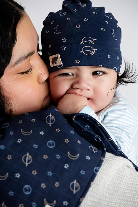 MONICA + ANDY Soft Start Box, Organic Cotton Baby Clothes Set, Super Soft 13-Piece Newborn & Infant Baby Gift Set