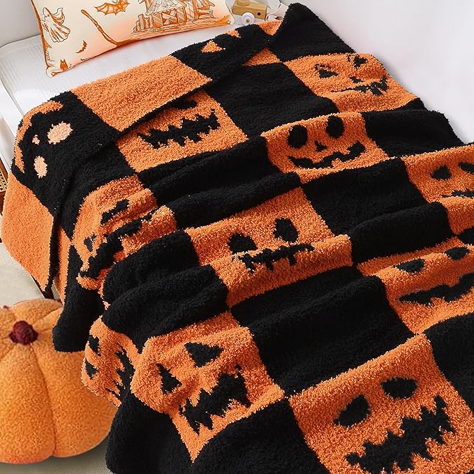 Halloween Pumpkin Throw Blanket - Checkerboard Pattern with Spooky Pumpkin Faces - Soft Flannel Cozy Blanket for Couch, Bed & Fall Decor - Horror Style Halloween Blanket (30"x40")